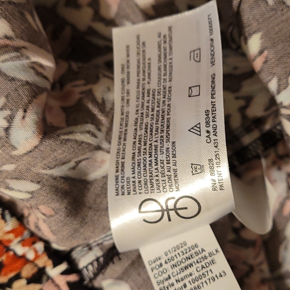 JESSICA SIMPSON CADIE FLORAL PRINT PANT SIZE L  BLACK FLORAL - Picture 8 of 10